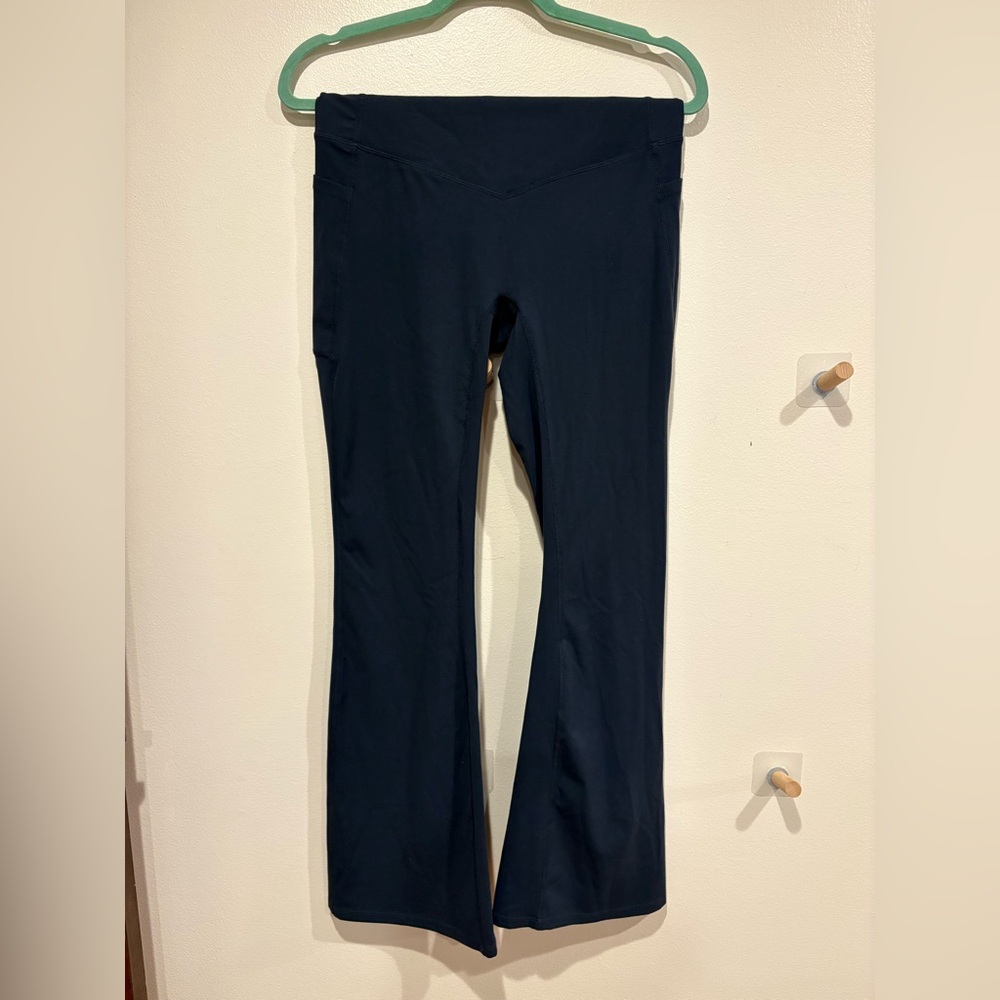HALARA Navy SoCinched Bootcut Leggings